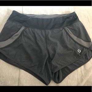 Moving comfort Running shorts size Large